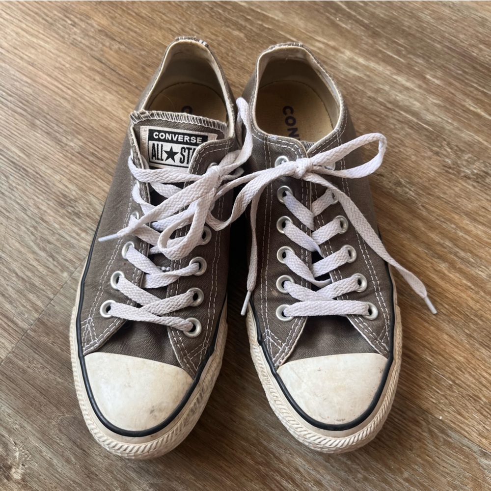 Grey Low Top All Star Chuck Taylor Converse Women’s 7